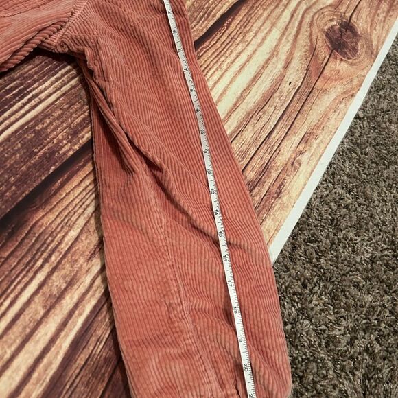 Women’s American Eagle Corduroy Pink Button Down Shirt Medium - Picture 5 of 6